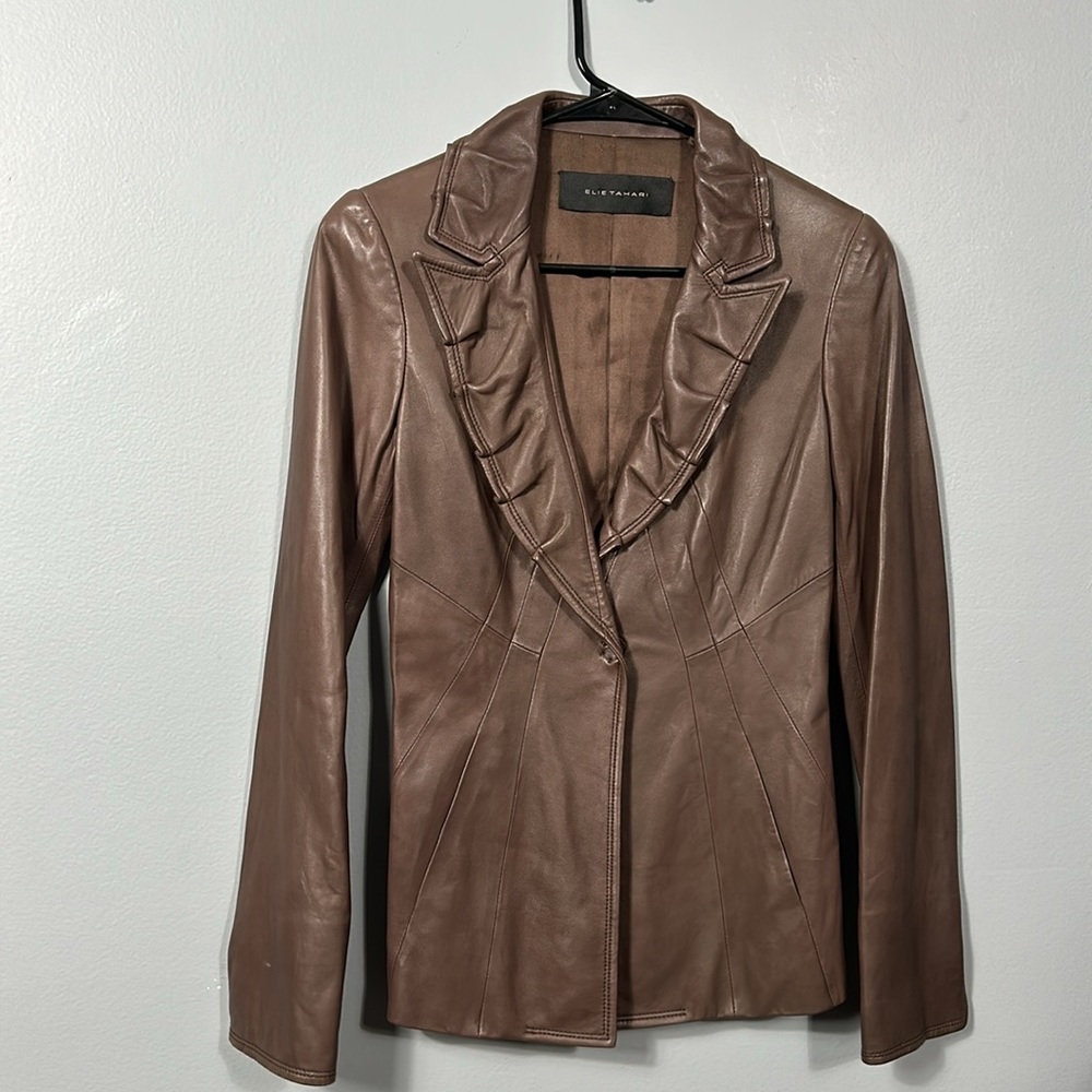 𝅺ELIE Tahari Taupe Soft Fitted Leather Jacket XS- Like New Condition